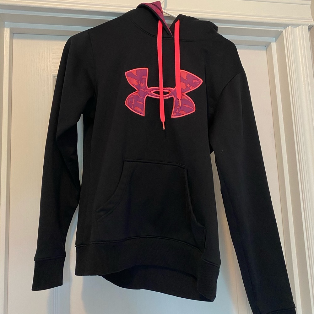 Under Armour sweatshirt